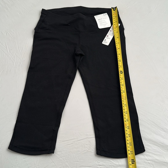 Gap Fit gFast Sprint Capri black cropped performance leggings - Picture 5 of 9